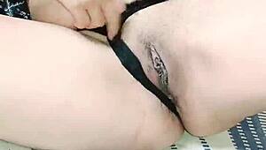 In this sensual homemade video, a beautiful babe with big natural tits and ass invites you to enjoy.