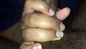 डीपथ्रोट लवर मसिव कॉक्स को इंटेंस पैशन से लेती है