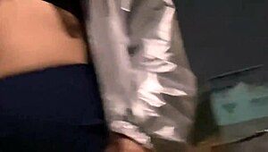 Mostrando Minha Bucetinha E Peitos Pequenos Em Publico Usando Minisaia Sem Calcinha