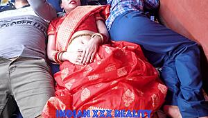 भारतीय स्टेप मॉम और स्टेप सन और स्टेप डैड देसि फक सीन में टाइट पस्सी और वेट ऐस के साथ