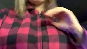 i no believe dis almost got expeld from gym cuz my cloths got horny seein my boobz jumpin hard