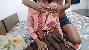 Indian schoolgirl 18+ की first rough fuck देखो, class के बाद!