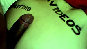 chico de xvideos me quita la tanga y me pa recibir su verga en mi vagina que esta deseosa de su verga 😍