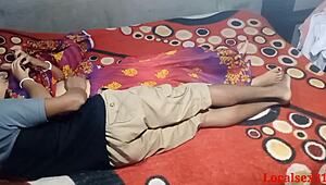 उस लाल साड़ी वाली इंडियन वाइफ को डॉगीस्टाइल में हार्ड चोदो!