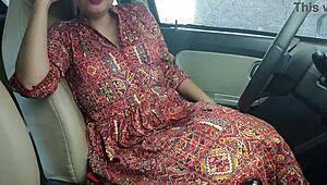 सुंदर पंजाबी वाइफ हसबैंड से कार में फक होती है नया पॉर्न वीडियो 2024