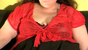 Rent this fuck bitch for a gangbang?