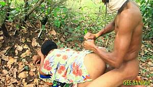 Beautiful ebony ass fucked doggystyle outdoors wet 😍