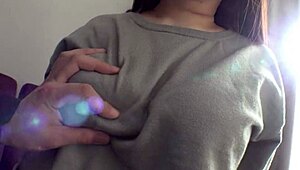 सीरियस ट्यूटर कोहाकू सैसी एच कप चूचियां निप्पल टीज से चढ़ा रही!