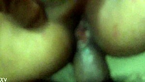 Penetrandola por el culo y sacandole a esta puta ya que el mariido cachudo anda anda trabajando como disfruta de esta rica pinga esta puta que no deja de gritar