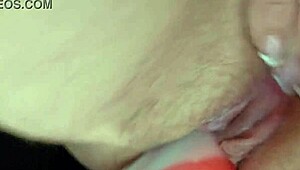 Big dildo fun for chubby bbw. Enjoy the play.