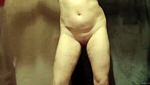 2024 12 02 esclave f striptease. Outdoor humiliation and bondage.