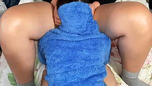 my girlfriend eats my wet throbbing pussy hotly - girls fly orgasm