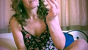 tiny mature amateur inserts yoni-eggs in pussy workout