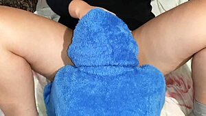 my girlfriend eats my wet throbbing pussy hotly - girls fly orgasm