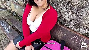 cash deal with razy latina girl and stranger