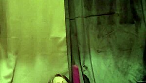 2024 12 02 esclave f striptease. Outdoor humiliation and bondage.