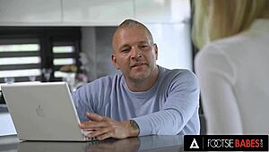 hot candee liciuos gets feet covered in cum after anal in office