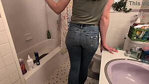 Intense Amateur Pee Desperation Golden Shower