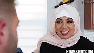 Arab girl in hijab deflowered by american bf