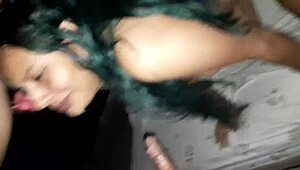 mi cuñada viene b después de la fiesta a m habitación para follar video casero