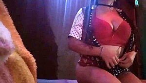 No me veas en esta facha asi le dije a mi jefe el dia que me pidio que me pusiera lenceria luego cambie de opinien y le mande algo super delicioso y excitante porno real casero