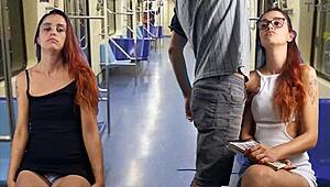 Naughty Student Stranger ko Public mein Gaand Marwati Hai