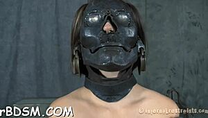 A hotty discovers extraordinary pleasures in a casual adventure