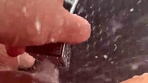 i'm that hot saudi-arabian stepsis snowwhite masturabting in the sunny shower in los angeles usa