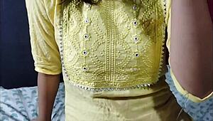 देसी भाभी का गर्म जिस्म और भीकारी की लंबी चुदाई