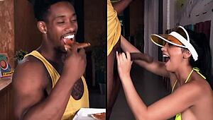 गेमर गर्ल स्टेला फ्लेक्स पर्व रूममेट से पसी लिकिंग और फकिंग पाती है।