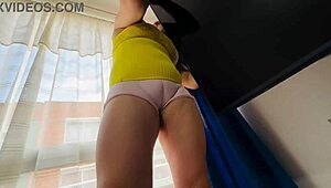 Colombian wife flashes cameltoe while seducing men at home.