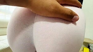 Colombian wife flashes cameltoe while seducing men at home.