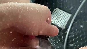 i'm that hot saudi-arabian stepsis snowwhite masturabting in the sunny shower in los angeles usa