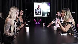 Juli Figueir� and Felipe Larrossa Play Tinder Match Game