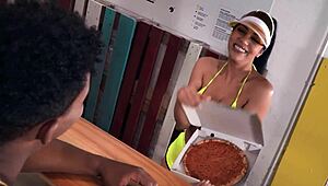 सुपर सेक्सी रंडी मिनी वैम्प को सीक्रेट एडमायरर ने हॉर्नी हॉस्टल में चोदा