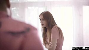 घर पर अकेली 18+ टीने पड़ोसी से एनल होती है चौंकाने वाले मिलन में