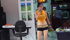 Vietnam Sexy Girl Dancing at Wedding