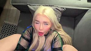 खूबसूरत सौतेली मां के साथ घर पर कड़ी चुदाई, स्लट की तरह सुख में चीखी फेशियल