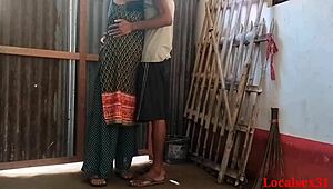 गाँव की टीचर स्टूडेंट के साथ समय बिताती है ऑफिशियल वीडियो में