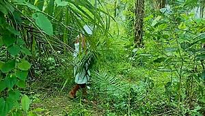 Amateur bbw goddess rides big black cock in hairy bush