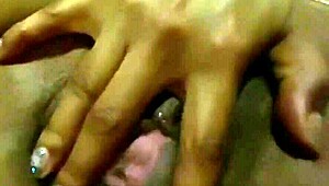 I can't stop masturbatin' my wet pussy