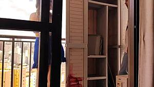 Minha patroa me chamou para consertar um armário em casa e eu acabei fodendo e gozando dentro do cuzinho da vagabunda carente vagninho e agatha mama