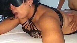 A LA MADURA ECUATORIANA LE GUSTA SER SOMETIDA