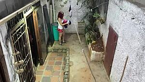 पड़ोसी के साथ कोजीएंडो जब उसका पति काम पर है