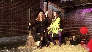 Smoking Hot Brunette Babes In A Sexy Orgy With Blowjobs And Handjobs!