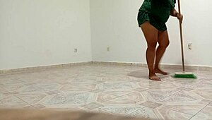 Vecina gordita, are you cleaning your new departamento?