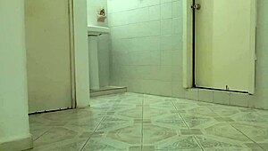 Vecina gordita, are you cleaning your new departamento?