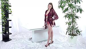 All natural amanda clarke gets wet and puffy with dildo masturbation