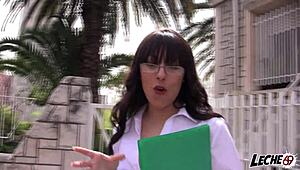 española con culazo grande follada en el platón de televisión