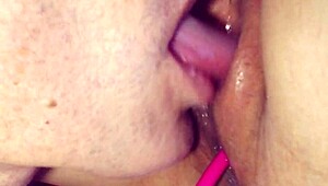 Brazilian man explores Korean K-pop delicacies